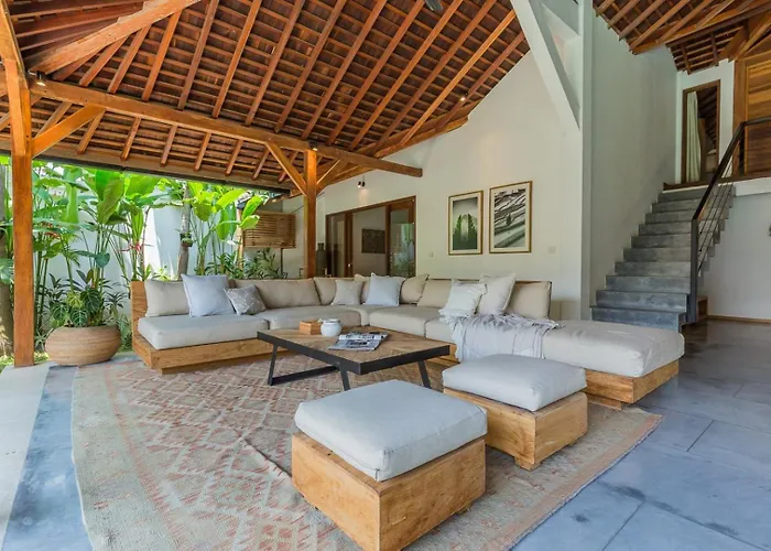Tropical 5br & 20m Pool, Sleeps 12 Villa *