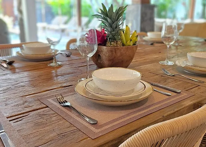 Tropical 5br & 20m Pool, Sleeps 12