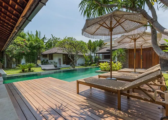 Tropical 5br & 20m Pool, Sleeps 12 Villa