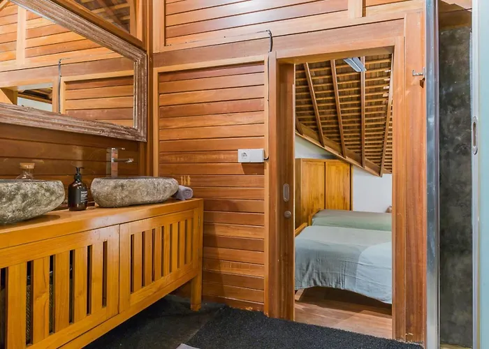 Tropical 5br & 20m Pool, Sleeps 12 * Seminyak