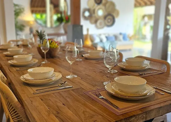 Tropical 5br & 20m Pool, Sleeps 12 Seminyak