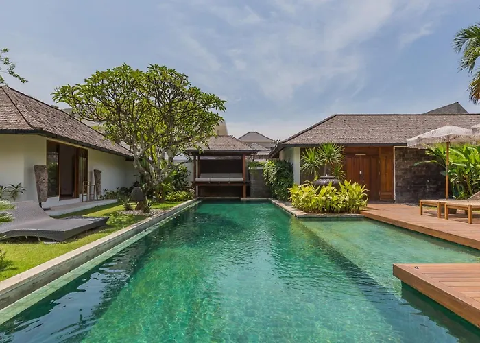 Villa Tropical 5br & 20m Pool, Sleeps 12 Seminyak