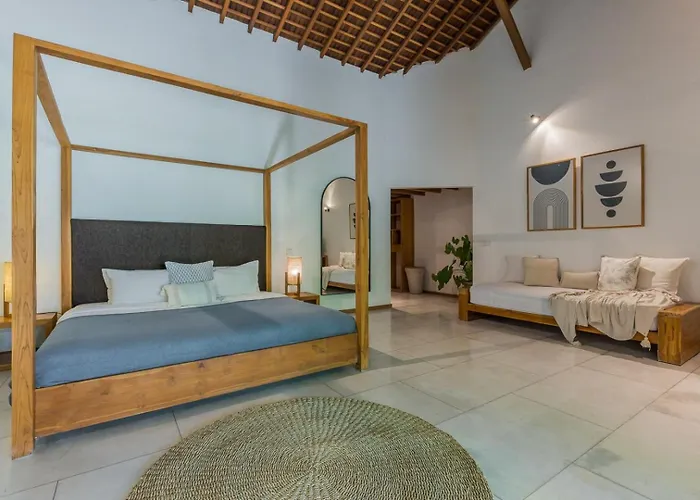 Tropical 5br & 20m Pool, Sleeps 12 *