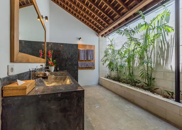 Tropical 5br & 20m Pool, Sleeps 12