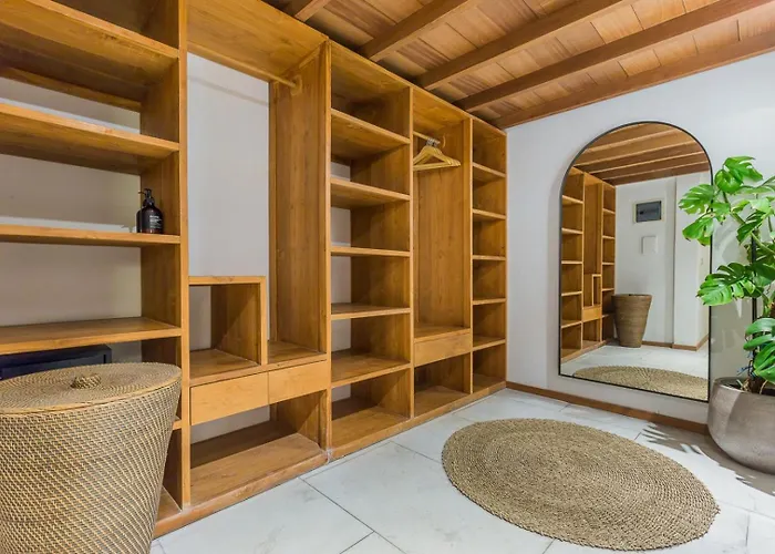 Tropical 5br & 20m Pool, Sleeps 12 Villa Seminyak
