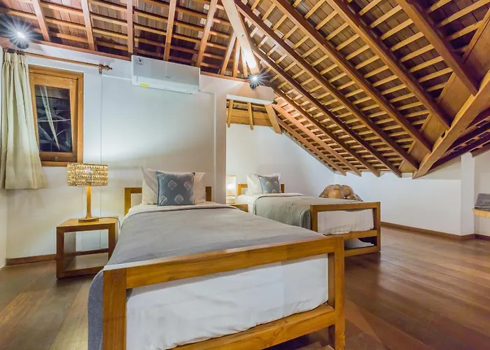 Tropical 5br & 20m Pool, Sleeps 12