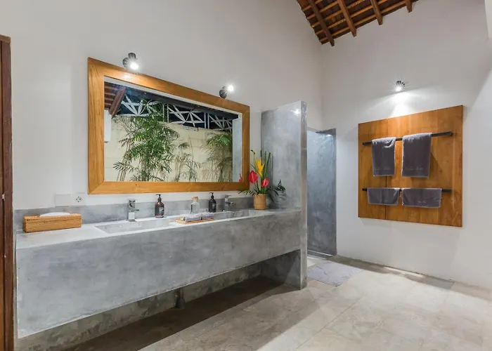 Villa Tropical 5br & 20m Pool, Sleeps 12 *