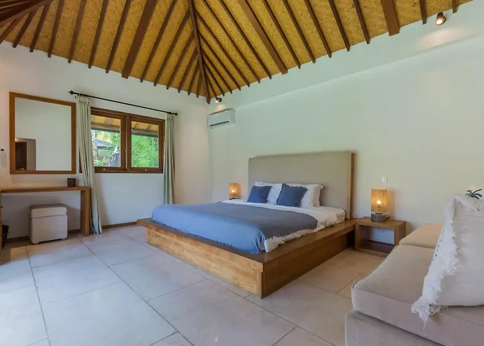 Tropical 5br & 20m Pool, Sleeps 12 *
