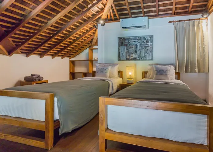 Tropical 5br & 20m Pool, Sleeps 12 Seminyak